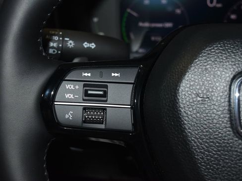 Used 2025 Honda Accord Touring image 9