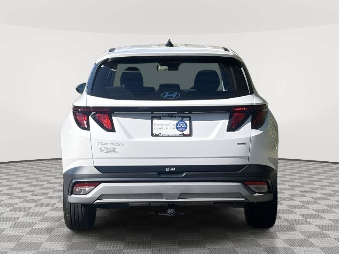 Used 2025 Hyundai Tucson SE AWD/4WD image 6