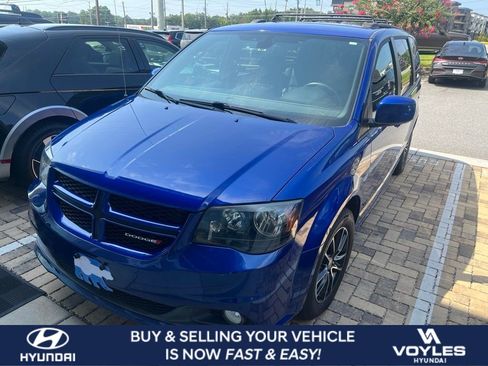 Used 2019 Dodge Grand Caravan GT FWD image 1