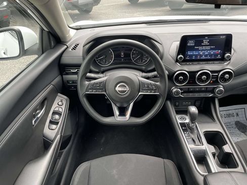 Used 2024 Nissan Sentra SV FWD image 14