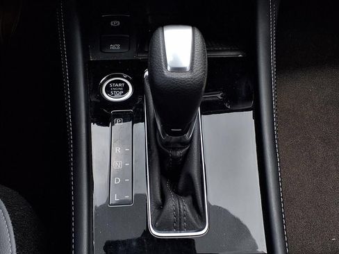 Used 2023 Nissan Kicks SR w/ SR Premium Package FWD image 19