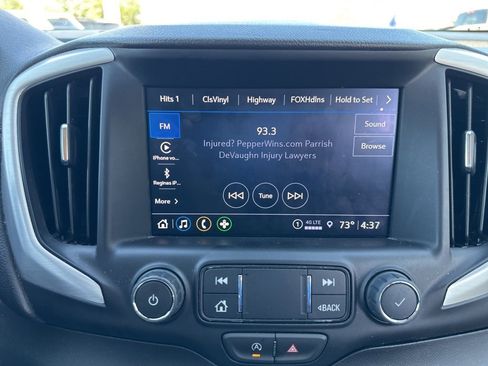 Used 2024 GMC Terrain SLT image 17