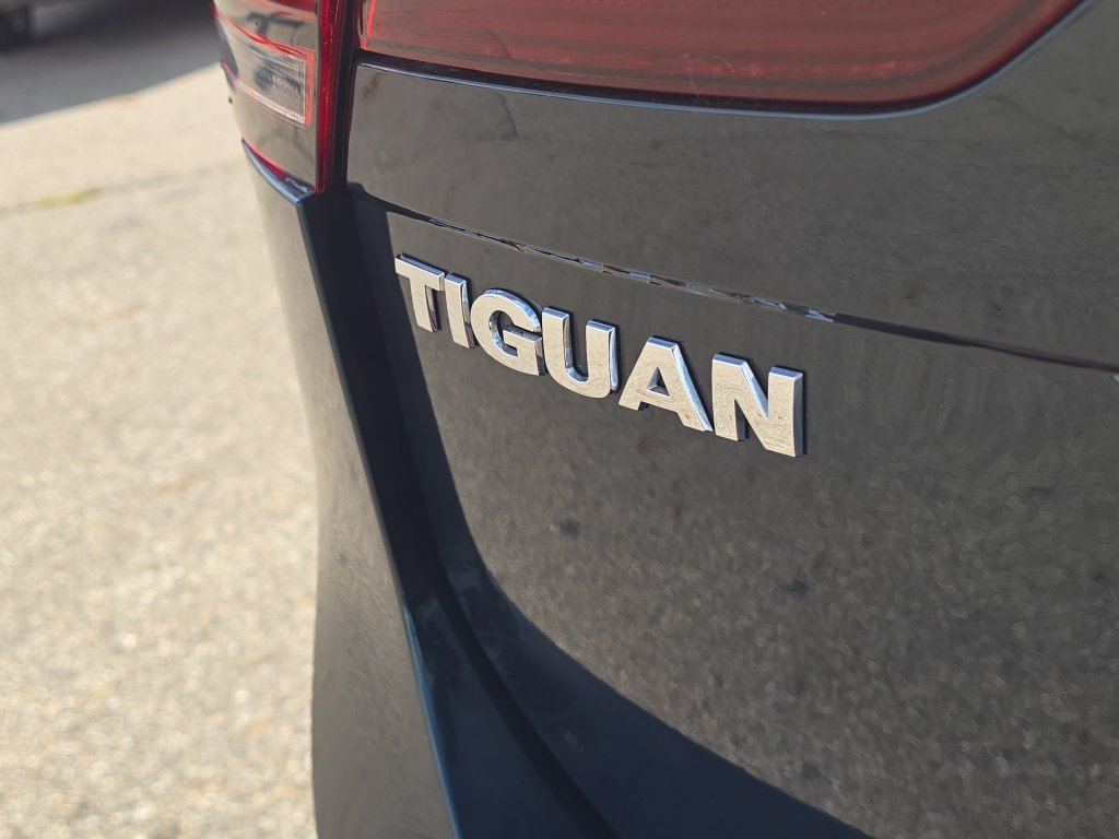 Used 2019 Volkswagen Tiguan S w/ 3rd Row Seat Package AWD/4WD image 33