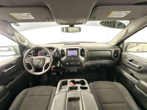Used 2020 Chevrolet Silverado 1500 Custom w/ Custom Value Package AWD/4WD image 3