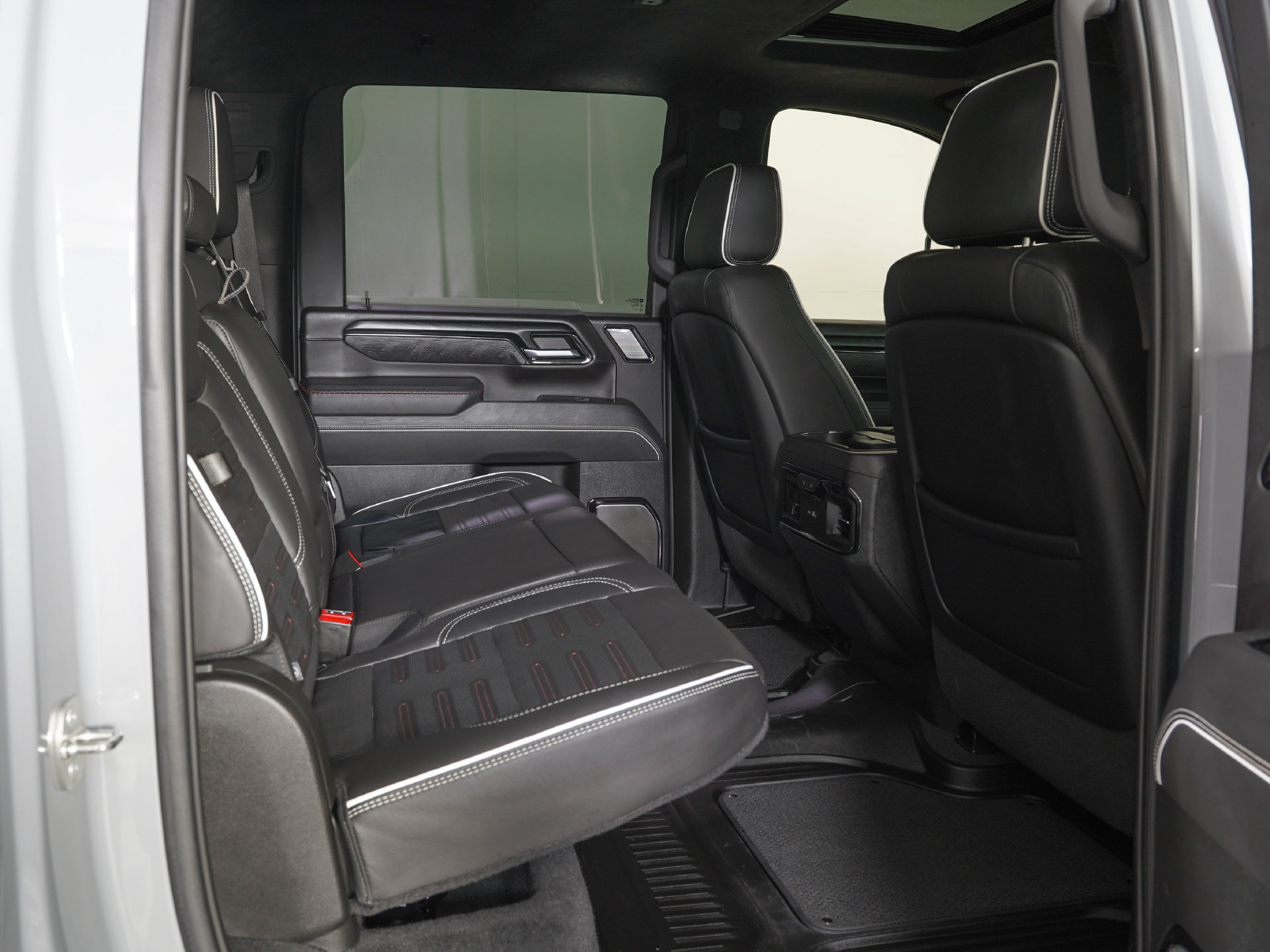 Used 2024 GMC Sierra 2500 AT4X AWD/4WD image 12