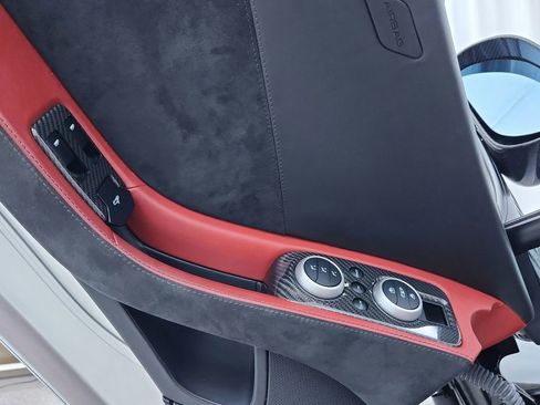 Used 2015 McLaren 650S Spider image 16