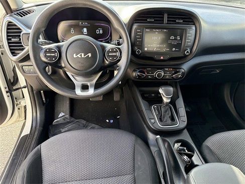 Certified 2023 Kia Soul LX w/ LX Technology Package image 17