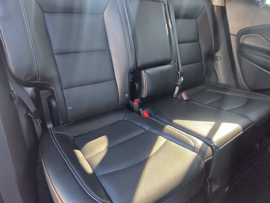 Used 2024 GMC Terrain SLT AWD/4WD image 22