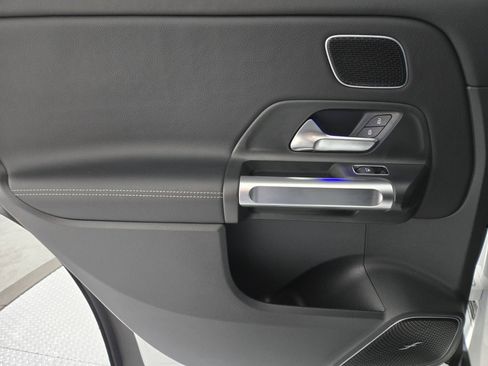 Used 2025 Mercedes-Benz GLB 250 image 20