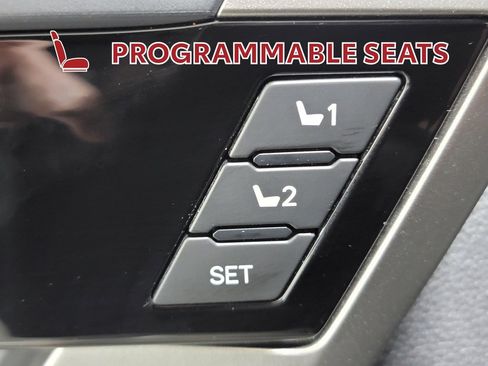 Used 2024 Toyota Tundra Limited image 33