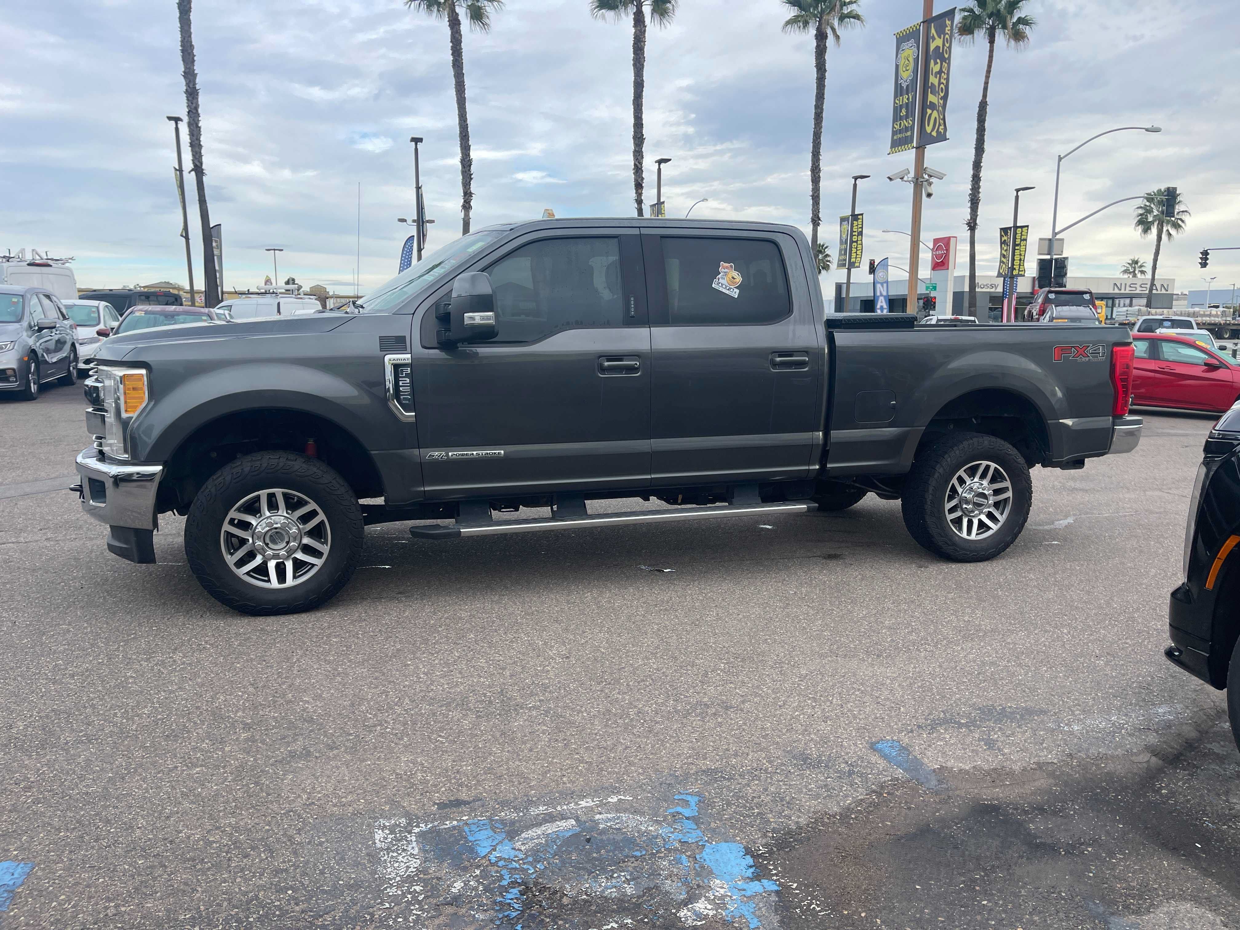 Used 2017 Ford F250 Lariat w/ Lariat Value Package AWD/4WD image 6