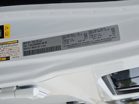 Used 2024 Jeep Wrangler Unlimited image 40