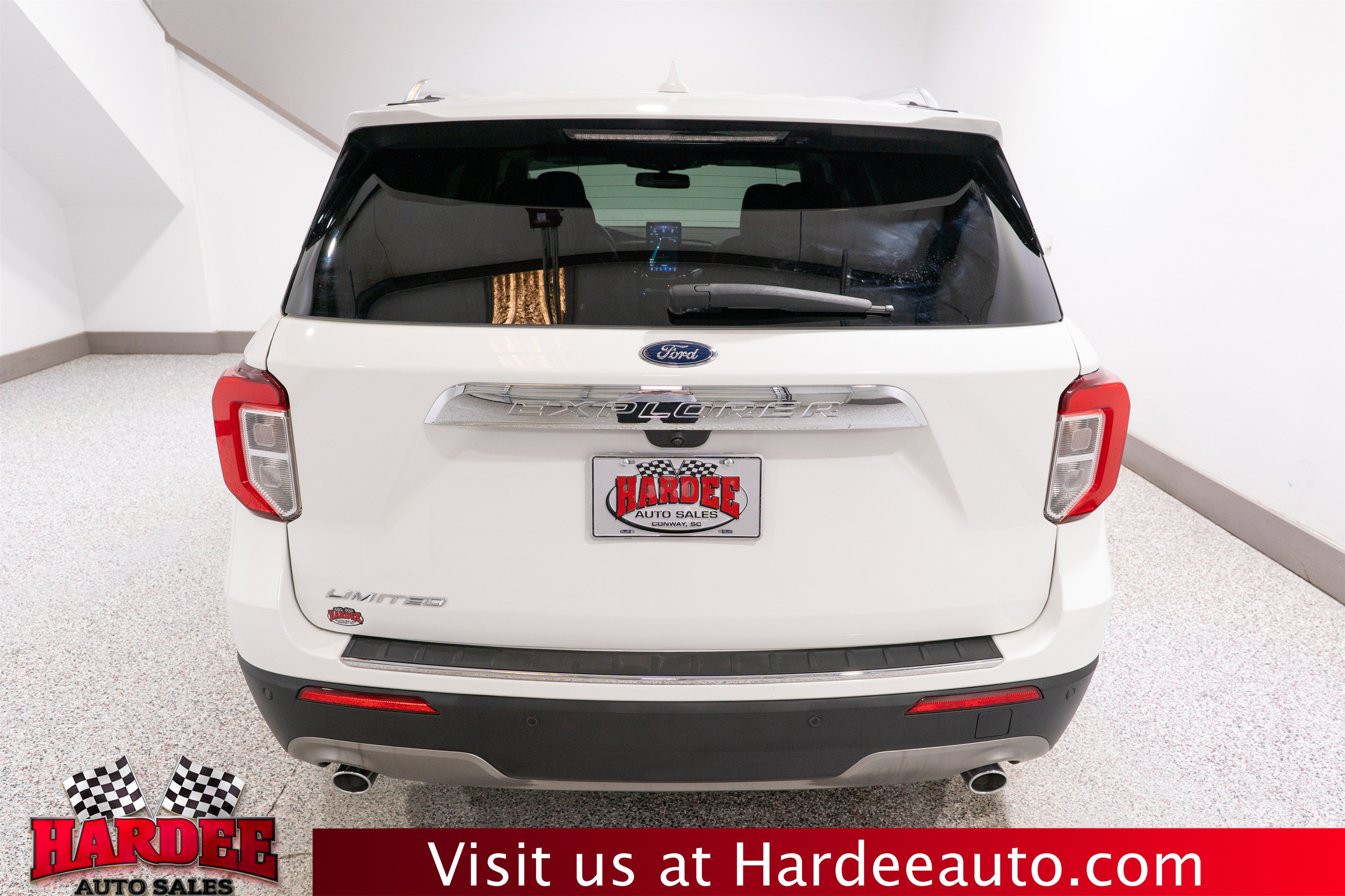 Used 2023 Ford Explorer Limited w/ Limited Technology Package RWD image 4