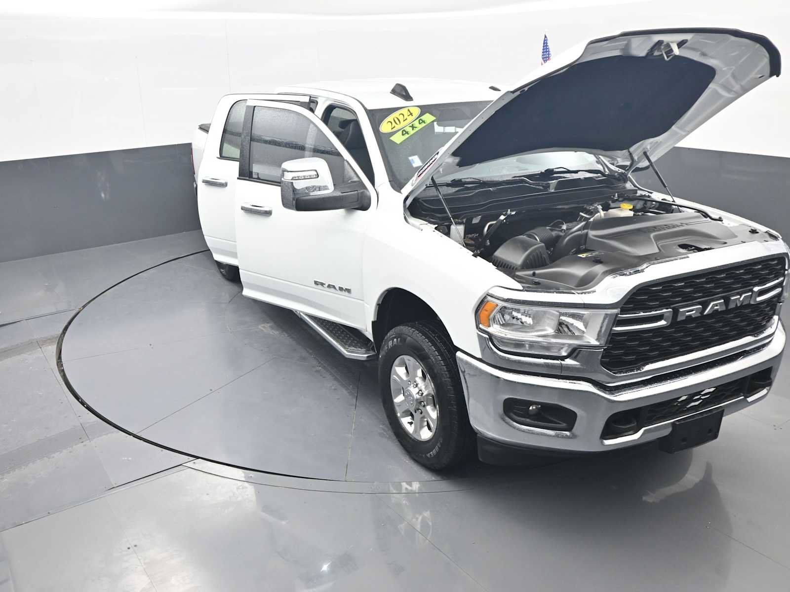 Used 2024 RAM 2500 Big Horn AWD/4WD image 43