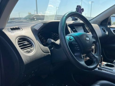 Used 2014 Nissan Pathfinder SL w/ SL Premium Package AWD/4WD image 9