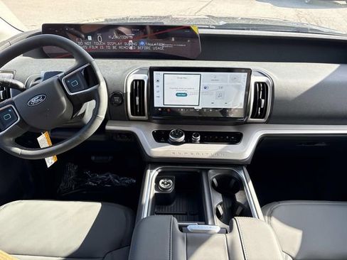 New 2026 Ford Expedition Active RWD image 15