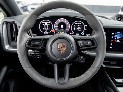 Certified 2025 Porsche Cayenne Executive Demo image 13