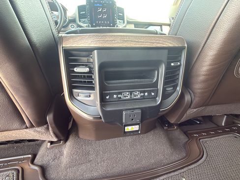 New 2025 RAM 1500 Limited AWD/4WD image 15