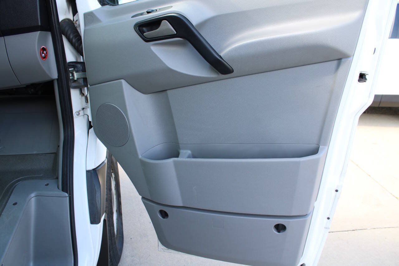 Used 2015 Mercedes-Benz Sprinter 2500 image 8