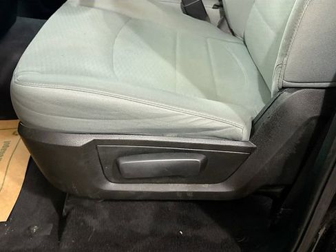 Used 2017 RAM 1500 Express w/ Express Value Package AWD/4WD image 18