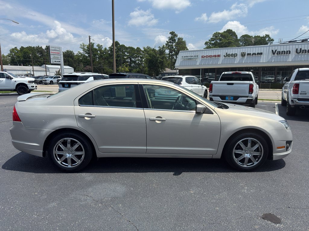 Used 2010 Ford Fusion SE FWD image 3