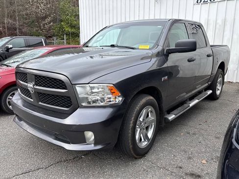 Used 2017 RAM 1500 Express image 2