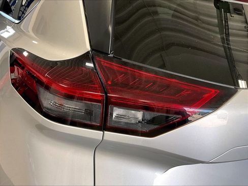 Used 2023 Nissan Rogue SV AWD/4WD image 34