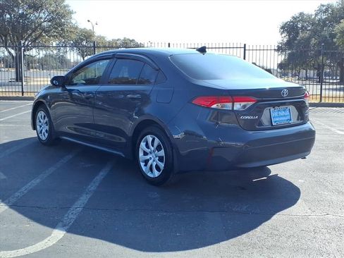 Used 2025 Toyota Corolla LE image 9