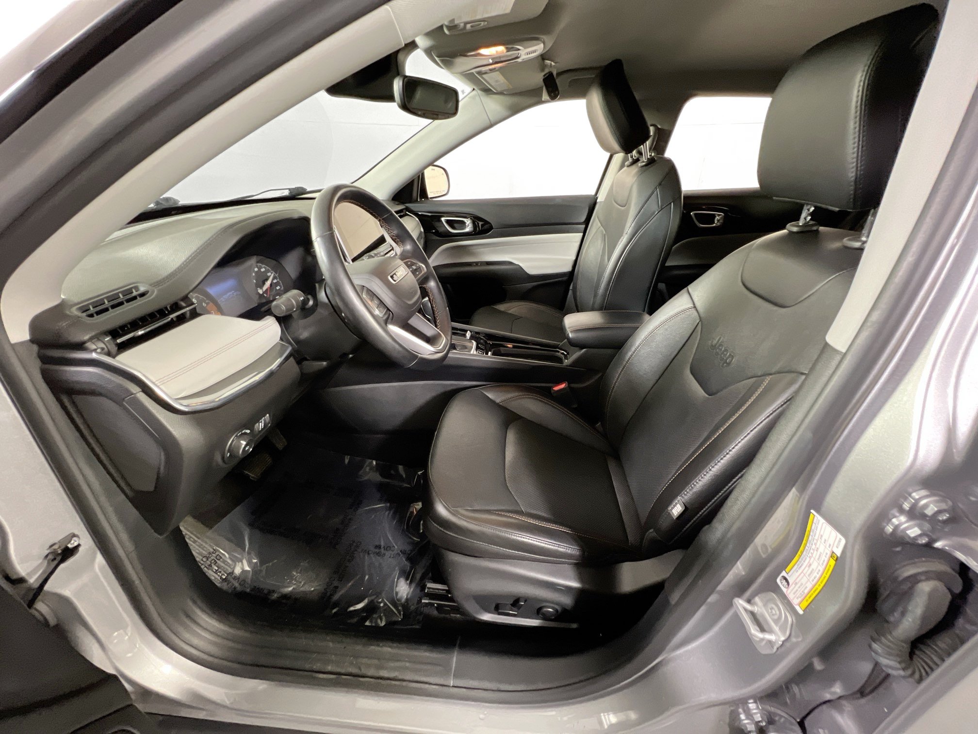 Used 2022 Jeep Compass Limited AWD/4WD image 19