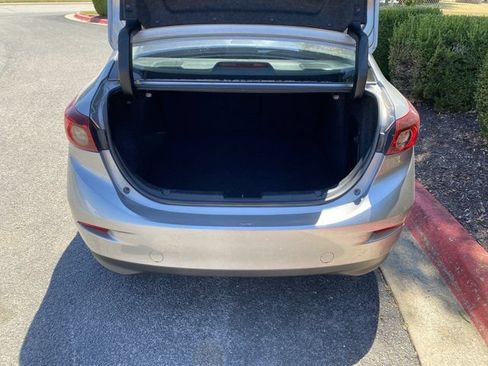 Used 2016 MAZDA MAZDA3 s Touring FWD image 4