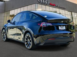 Used 2025 Tesla Model Y Long Range RWD video 2