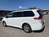Used 2014 Toyota Sienna LE image 5
