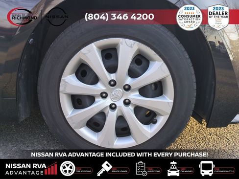 Used 2022 Toyota Corolla LE image 12