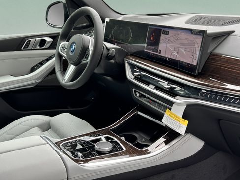 Used 2026 BMW X5 xDrive50e w/ M Sport Package AWD/4WD image 32