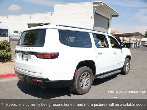 Used 2023 Jeep Wagoneer L 4WD w/ Rear Seat Video Group 1 image 6