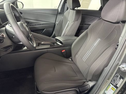 Used 2025 Hyundai Elantra Sport FWD image 13