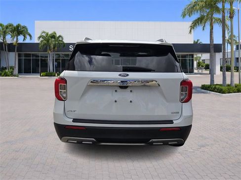 Used 2020 Ford Explorer XLT w/ Equipment Group 202A image 6
