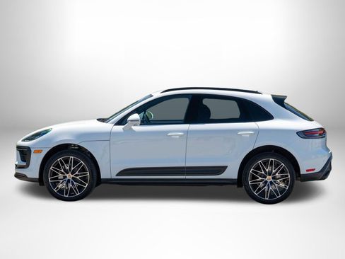 Certified 2026 Porsche Macan AWD/4WD image 3