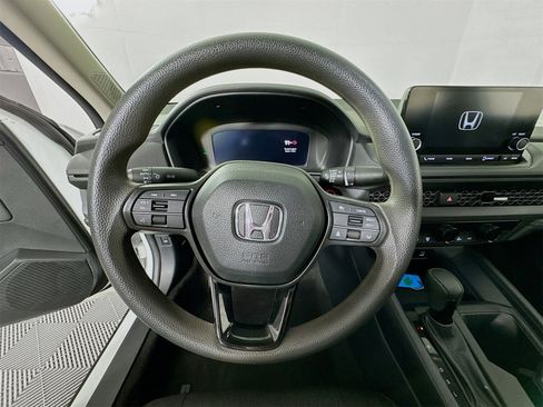 Used 2023 Honda Accord EX image 13