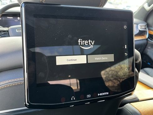 Used 2024 Jeep Grand Wagoneer Series III w/ Rear Seat Video Group 1 image 15