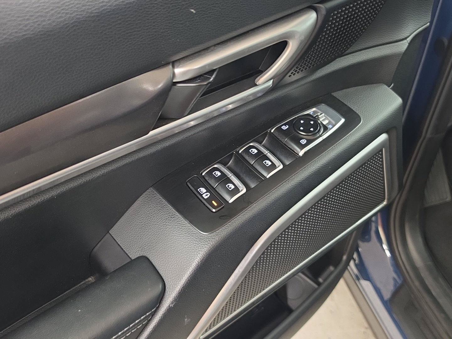 Used 2025 Kia Telluride S AWD/4WD image 14