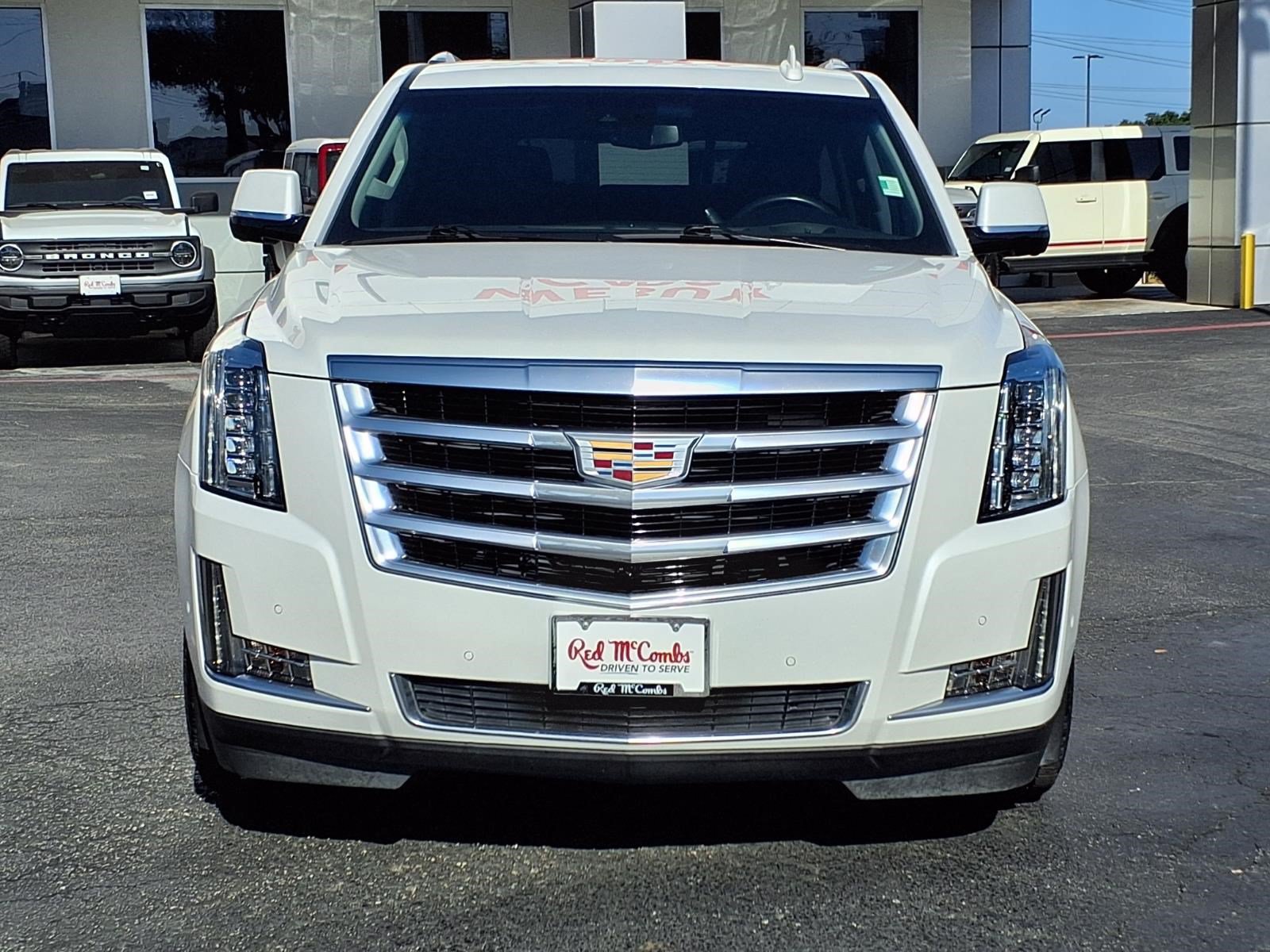 Used 2020 Cadillac Escalade Luxury RWD image 2
