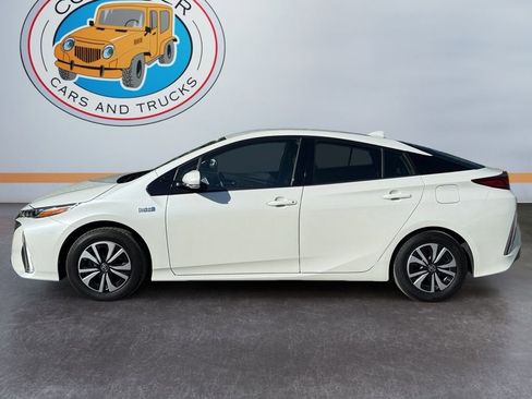 Used 2017 Toyota Prius Prime Plus image 2