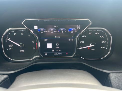 Used 2021 GMC Yukon Denali w/ Denali Premium Package image 14