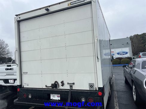 Used 2021 Ford E-350 and Econoline 350 Super Duty w/ Power Windows & Locks Group image 3