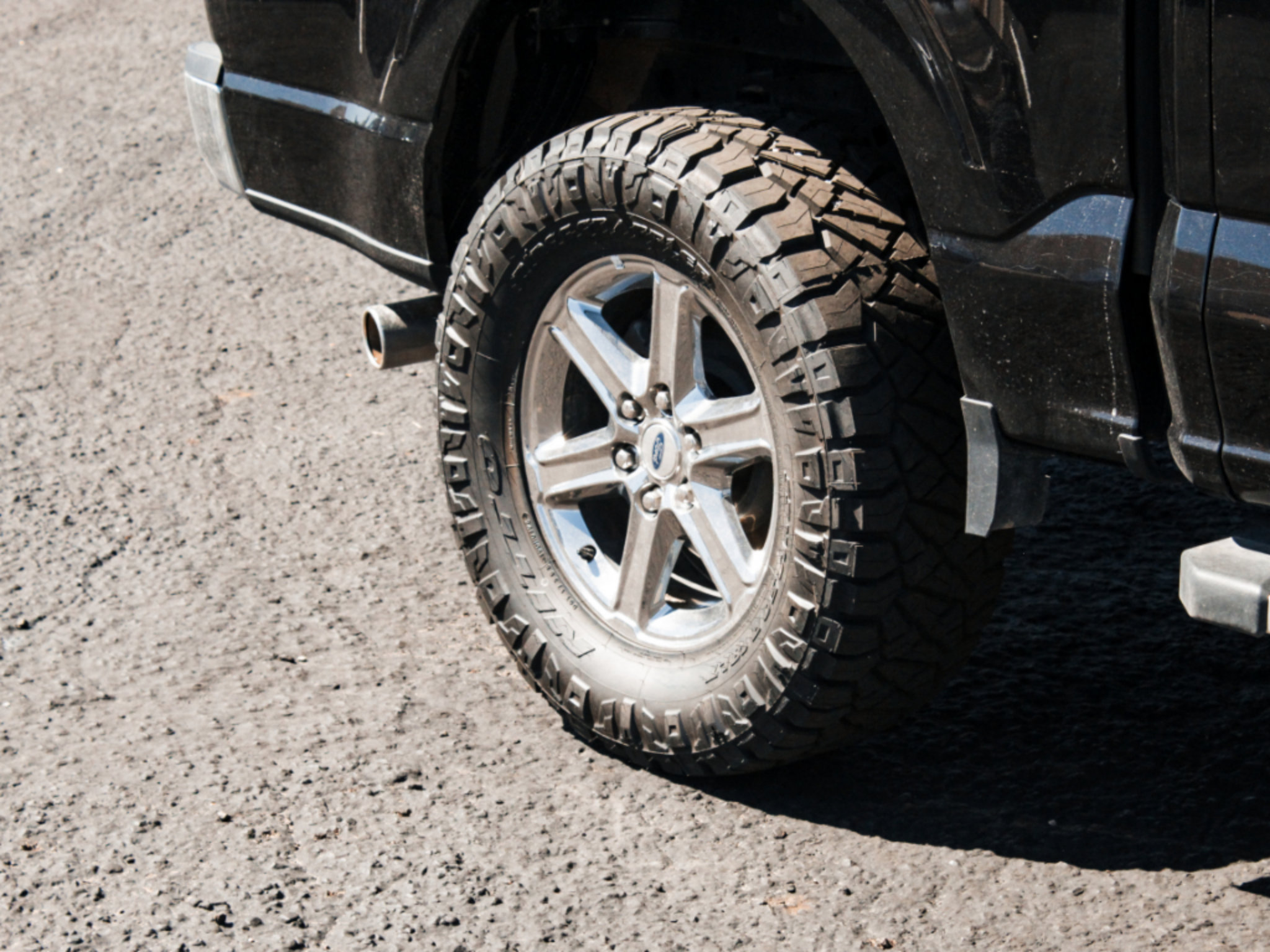 Used 2025 Ford F150 XLT w/ Equipment Group 301A Standard AWD/4WD image 4