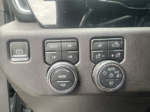 Used 2024 Chevrolet Silverado 2500 LTZ image 12