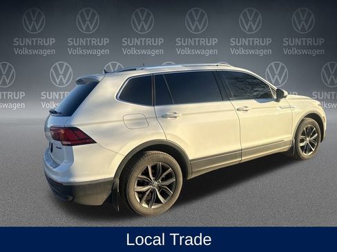 Used 2024 Volkswagen Tiguan SE w/ Panoramic Sunroof Package image 5