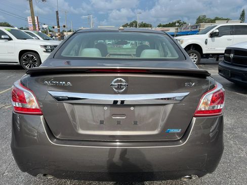 Used 2013 Nissan Altima 2.5 SV w/ 2.5SV Convenience Pkg FWD image 6