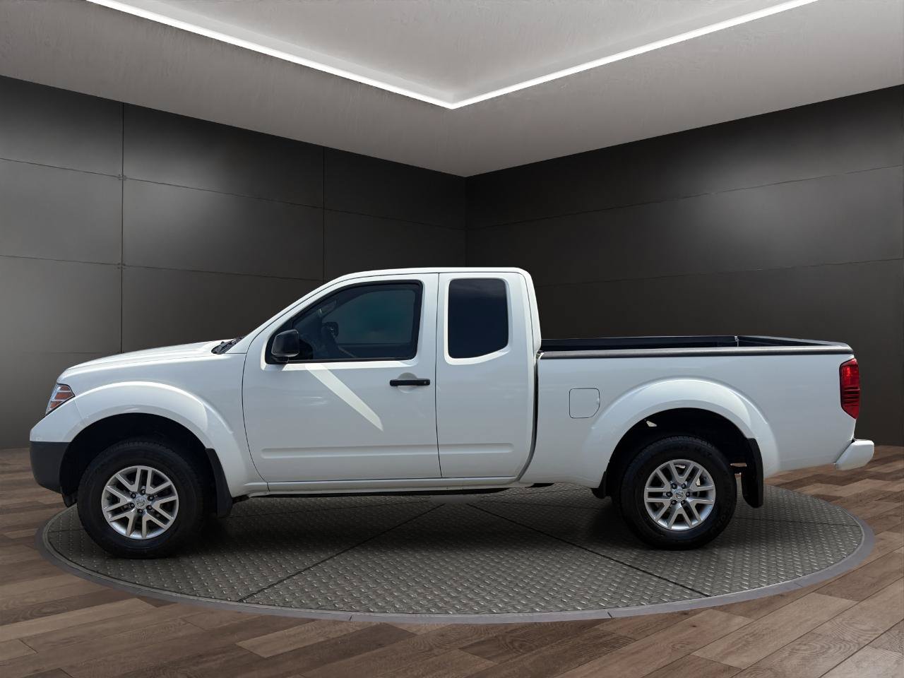 Used 2018 Nissan Frontier S RWD image 5